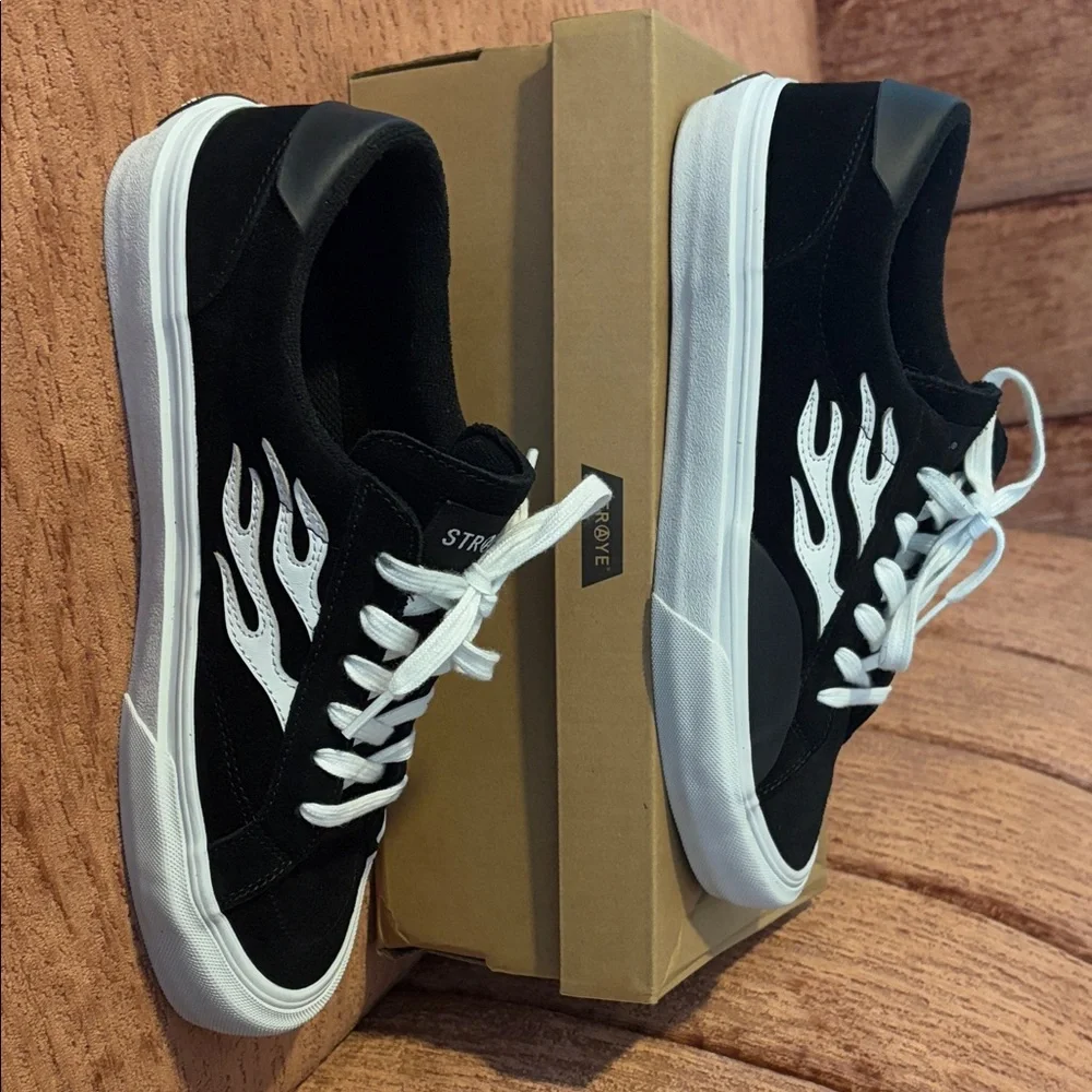 STRAYE Logan Vintage Black suede white flame skater sneakers, size US Menโs 10 - Picture 6 of 11